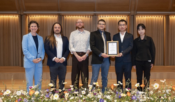 Members of the AutoInspect team being presented with the Collaboration for Innovation Award by the Vice-Chancellor (©John Cairns Photography)